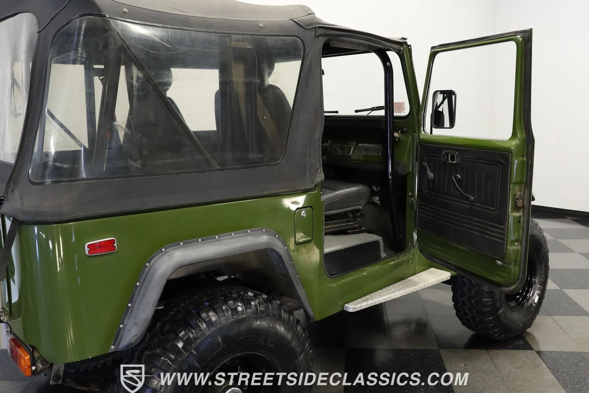 1975 Toyota Land Cruiser FJ40 Restomod