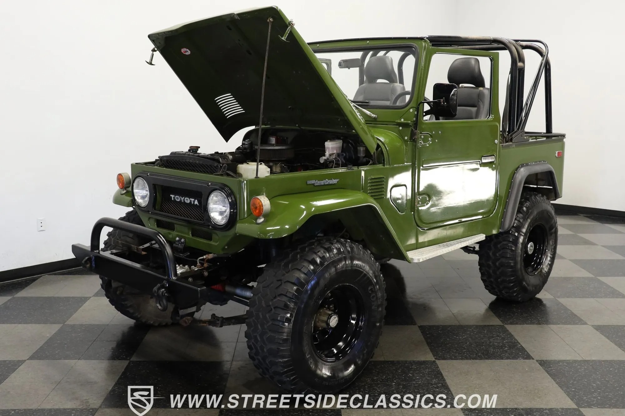 1975 Toyota Land Cruiser FJ40 Restomod