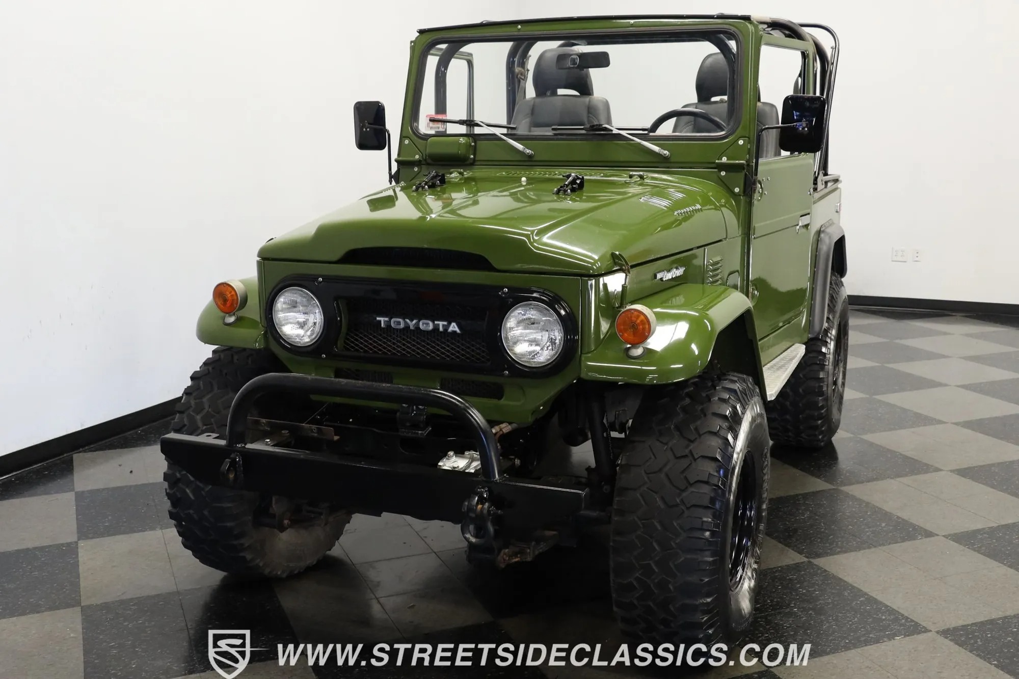1975 Toyota Land Cruiser FJ40 Restomod
