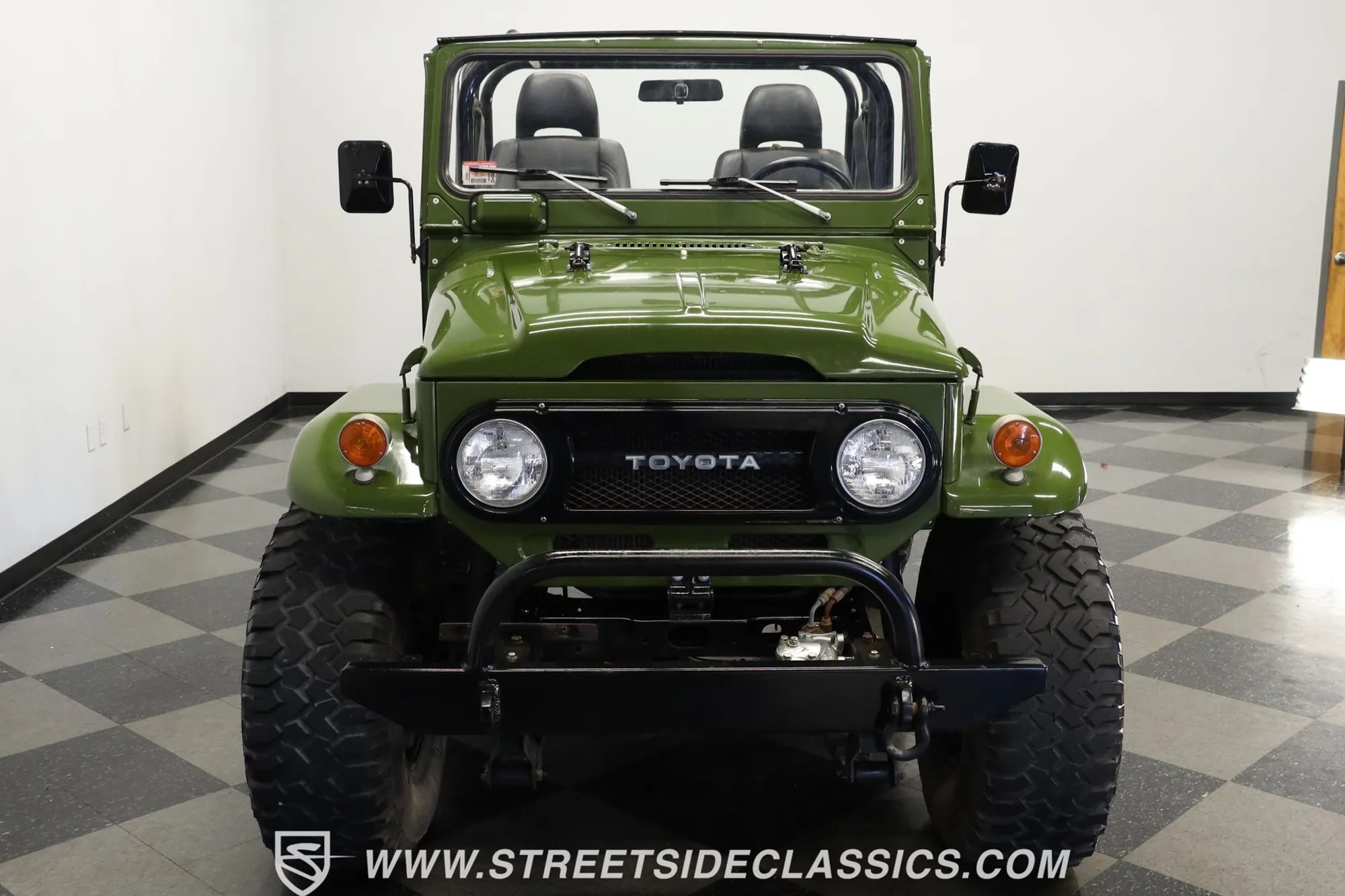 1975 Toyota Land Cruiser FJ40 Restomod