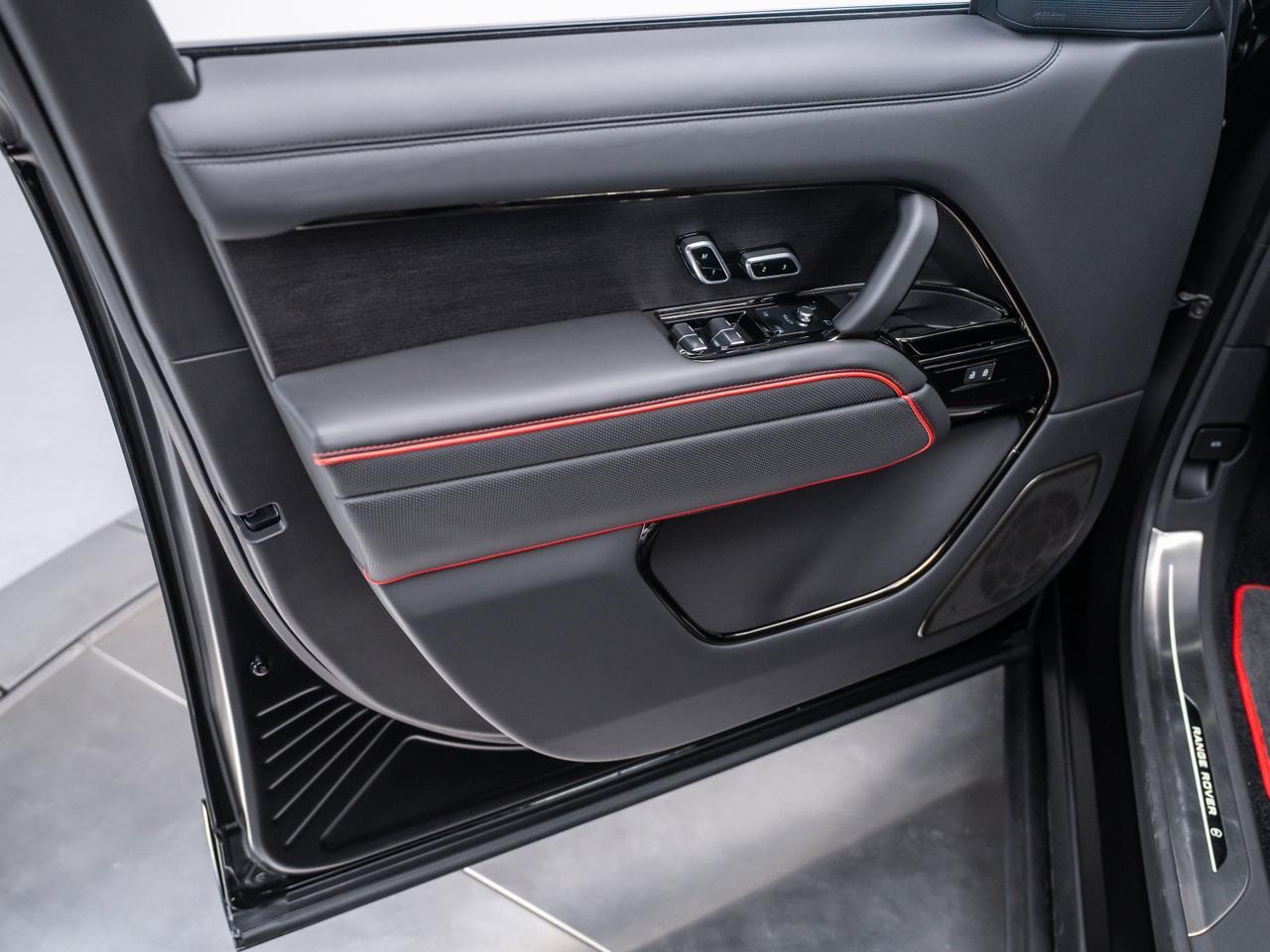 2025 Land Rover Range Rover SV Overfinch