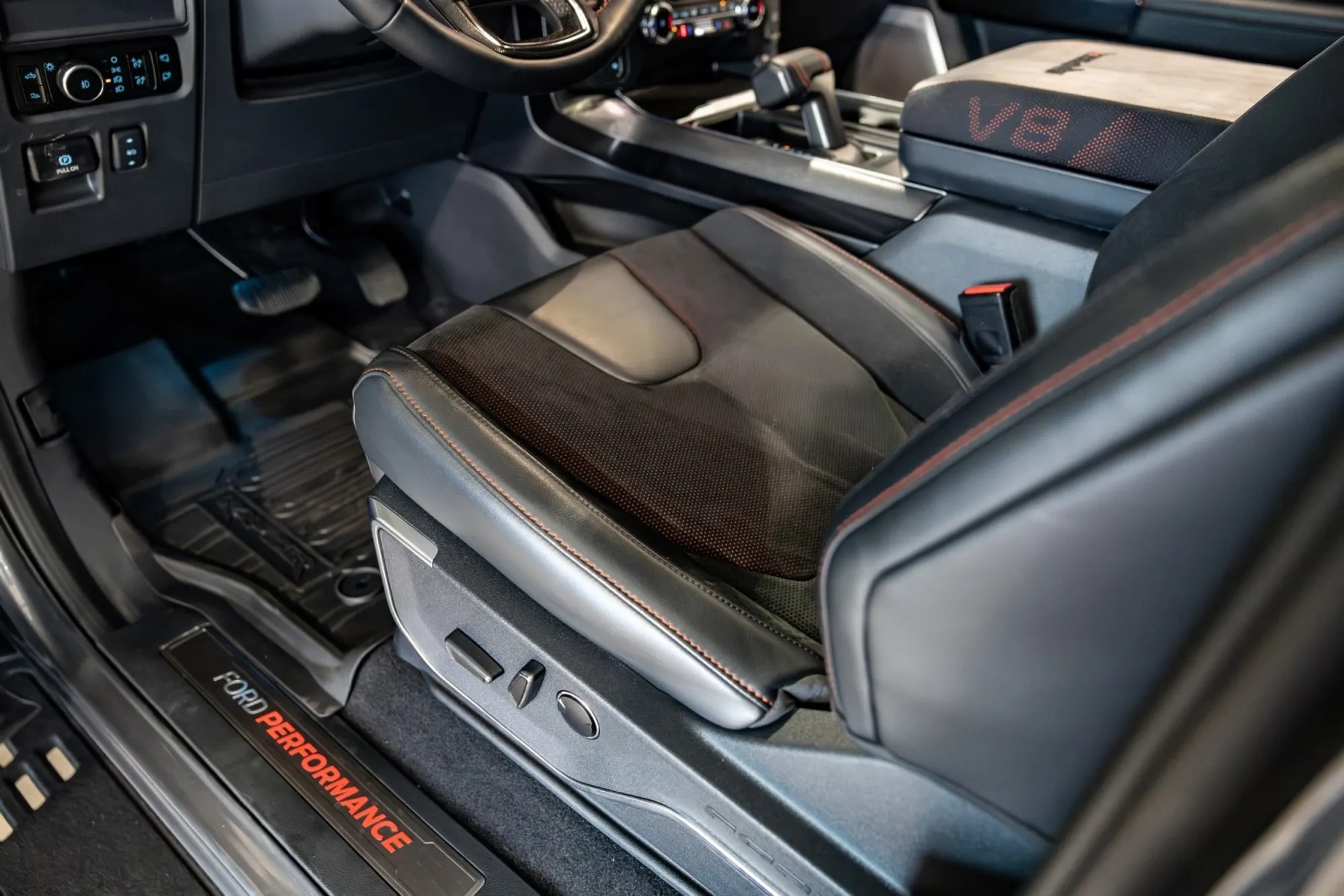 2025 Ford F-150 Raptor R