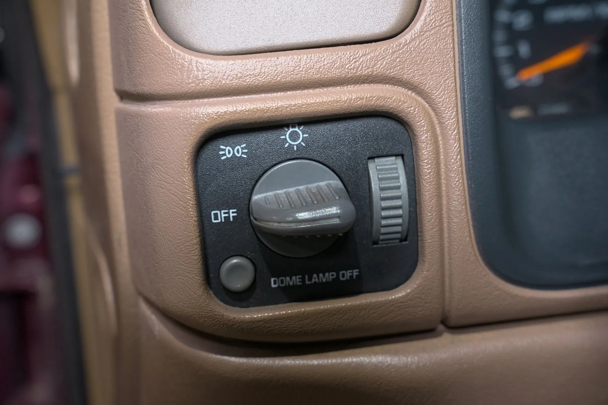 1995 Chevrolet Suburban K2500 LT