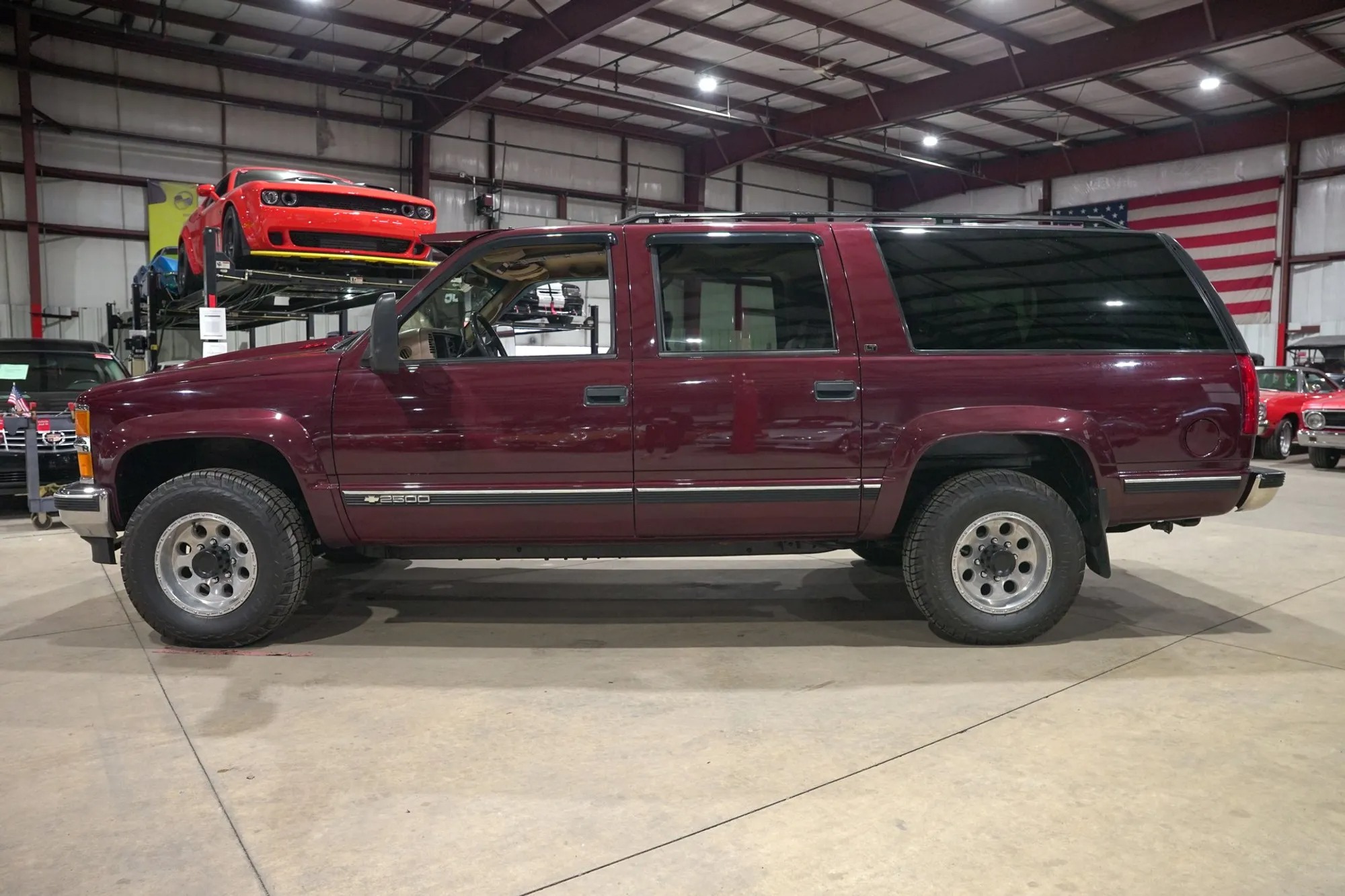 1995 Chevrolet Suburban K2500 LT - 2