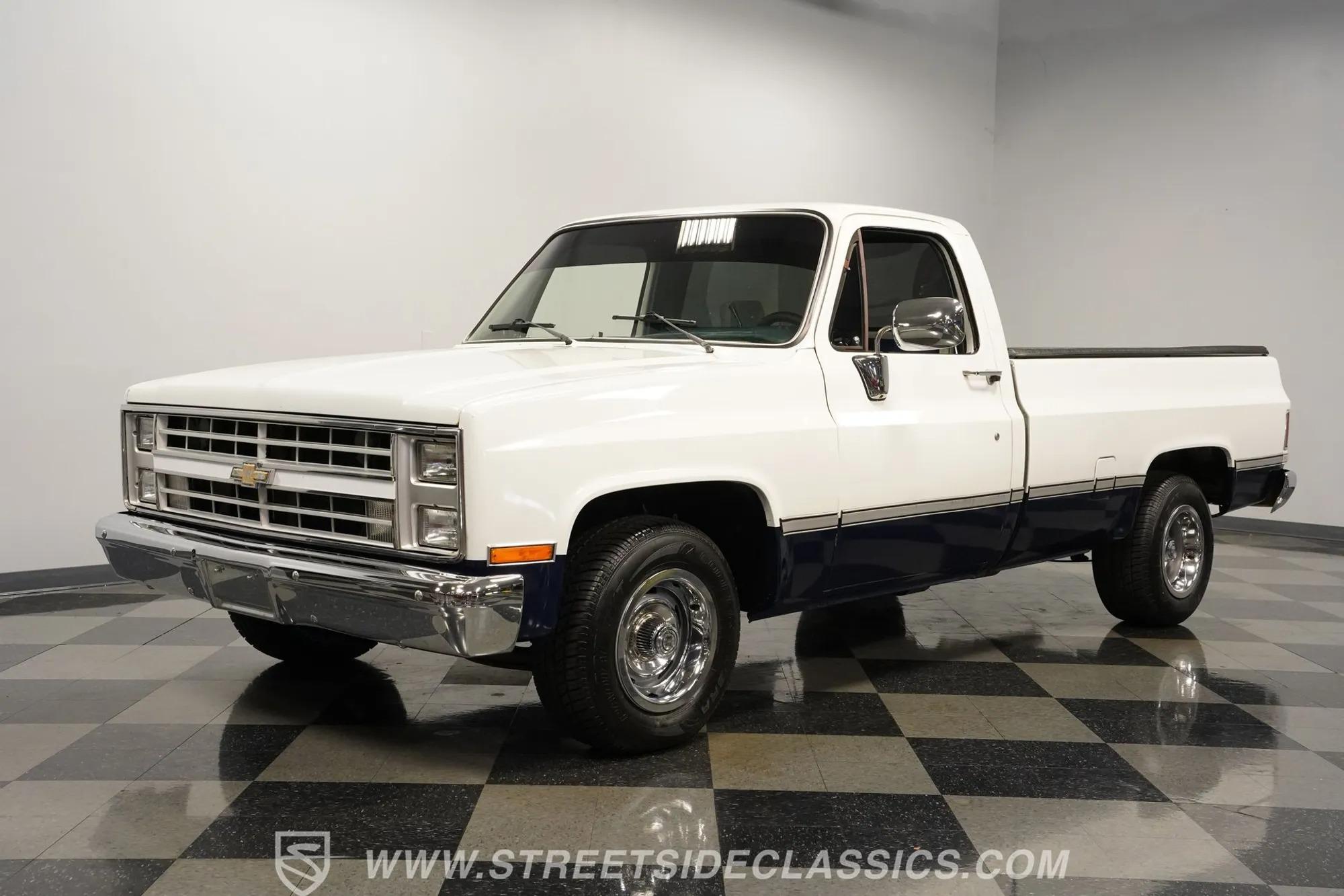 1984 Chevrolet C10 Restomod - 3