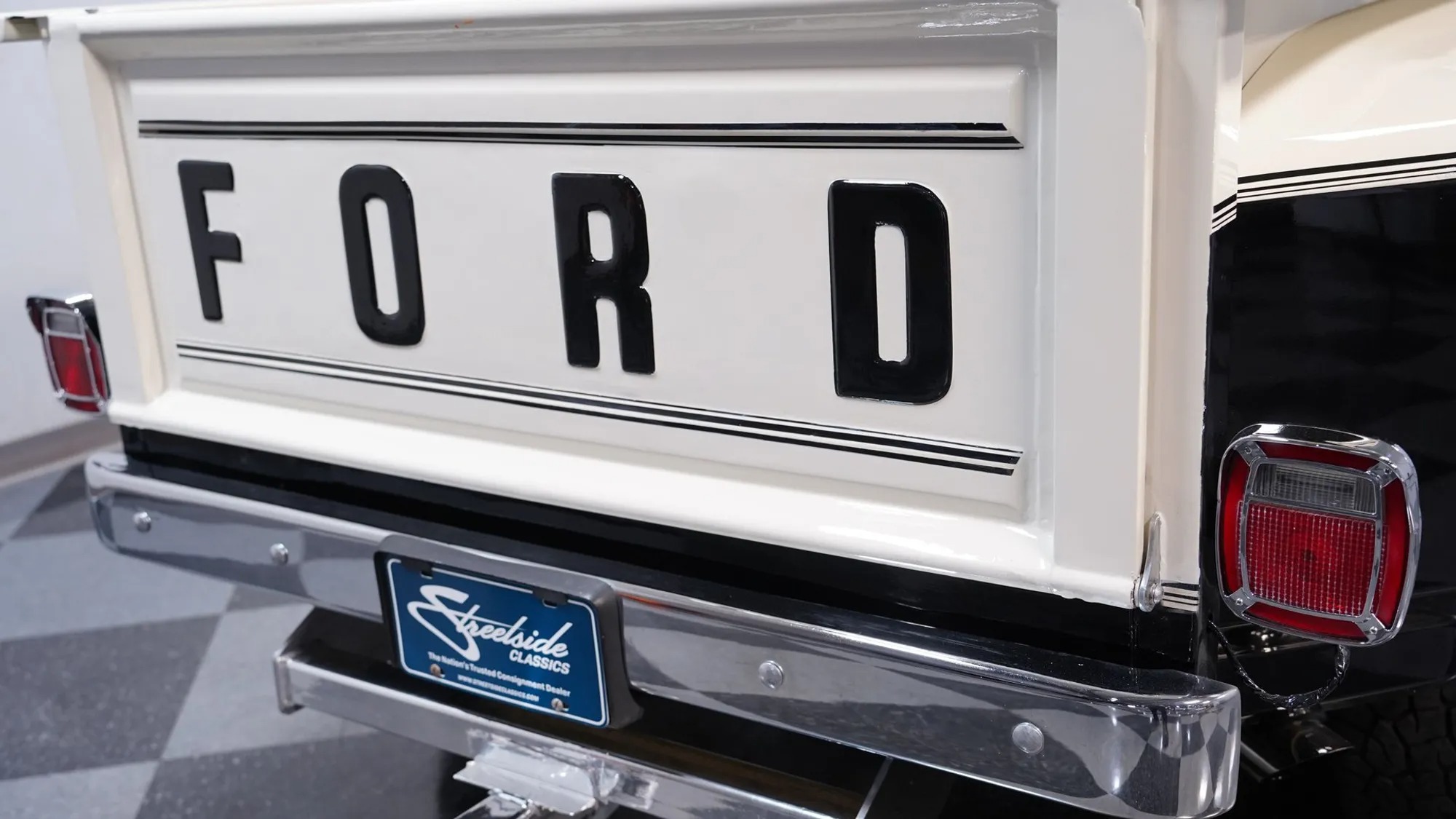 1981 Ford F-100 Custom Flareside