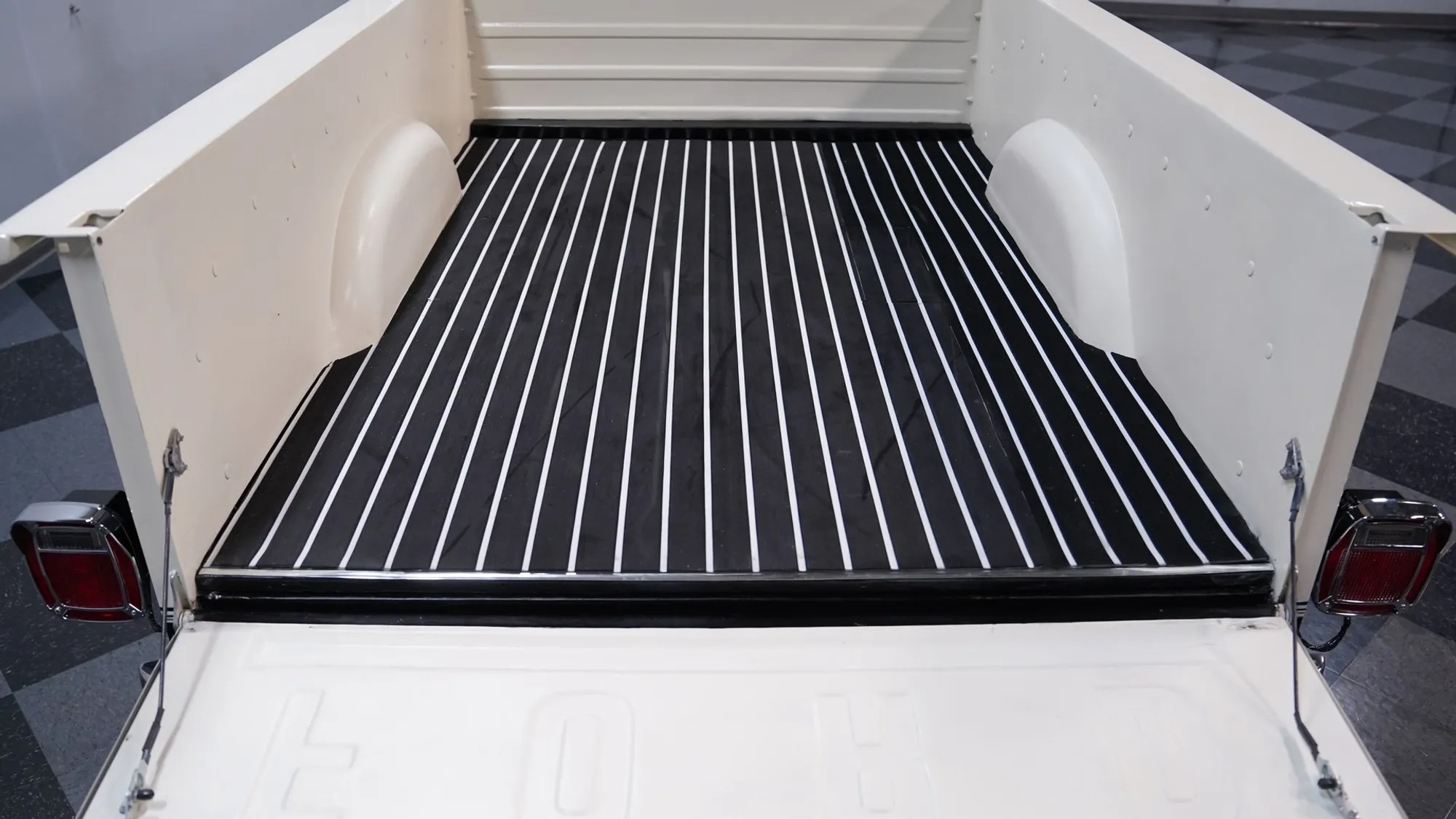 1981 Ford F-100 Custom Flareside