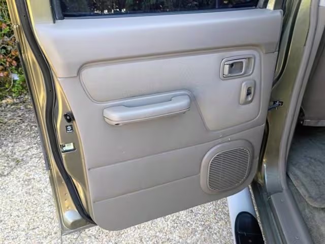 2001 Nissan Frontier SE