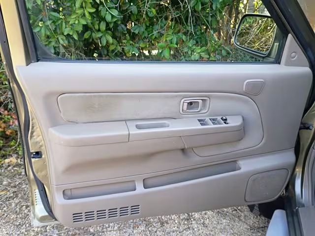 2001 Nissan Frontier SE