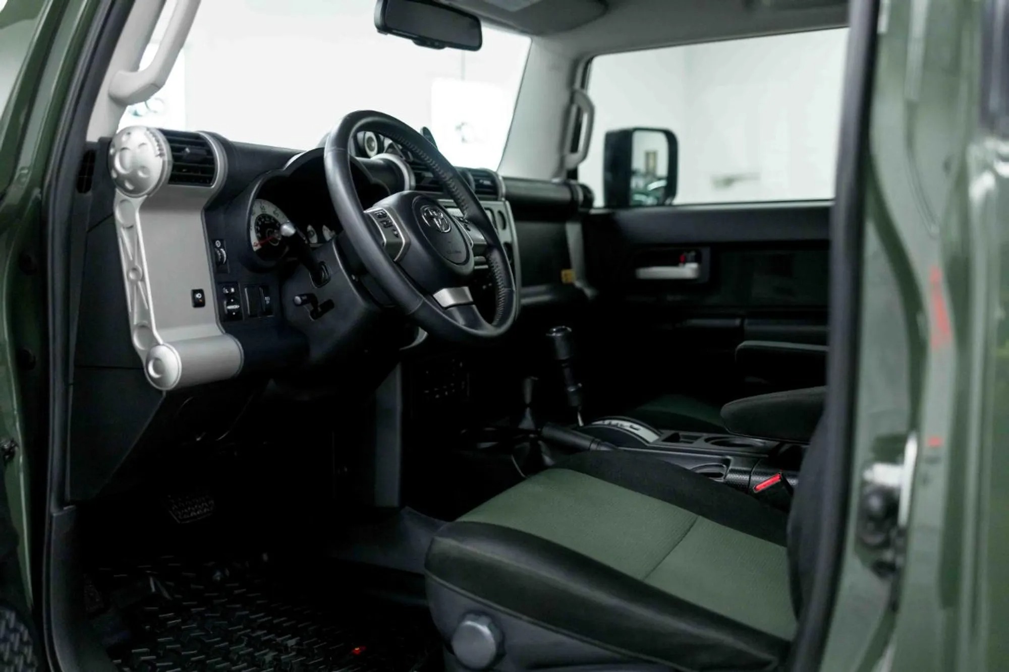 30k-Mile 2011 Toyota FJ Cruiser Trail Teams