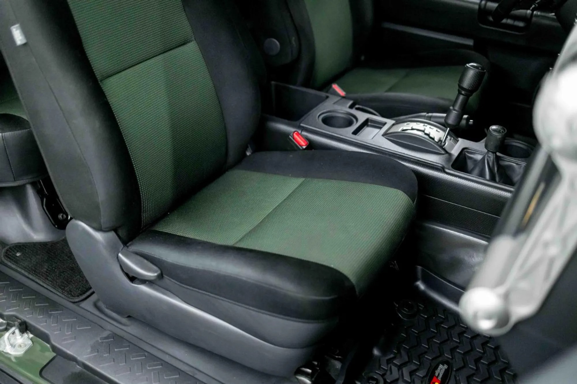 30k-Mile 2011 Toyota FJ Cruiser Trail Teams