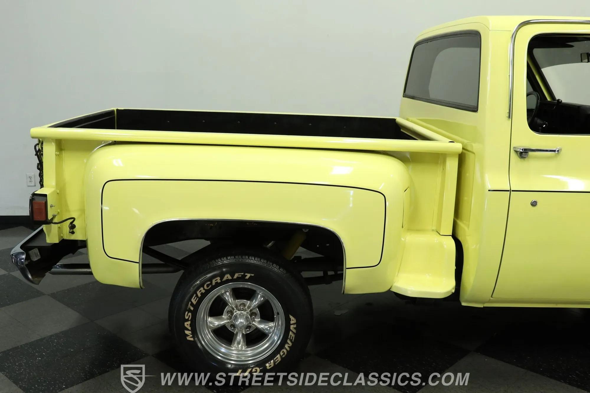 1987 Chevrolet C10 Custom Deluxe Stepside