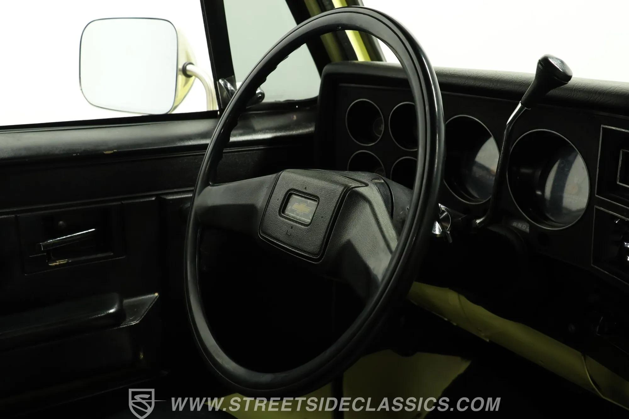 1987 Chevrolet C10 Custom Deluxe Stepside