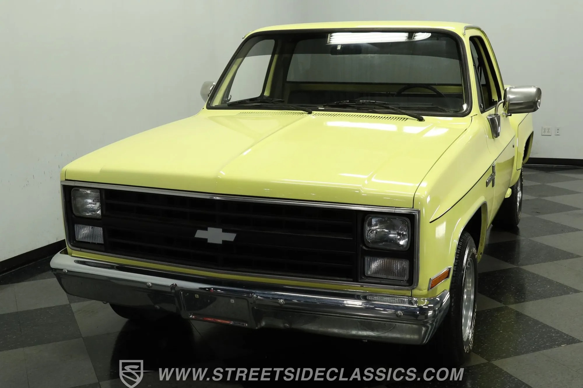 1987 Chevrolet C10 Custom Deluxe Stepside