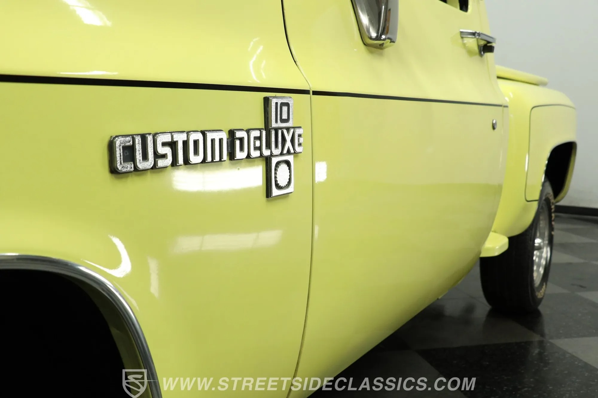 1987 Chevrolet C10 Custom Deluxe Stepside