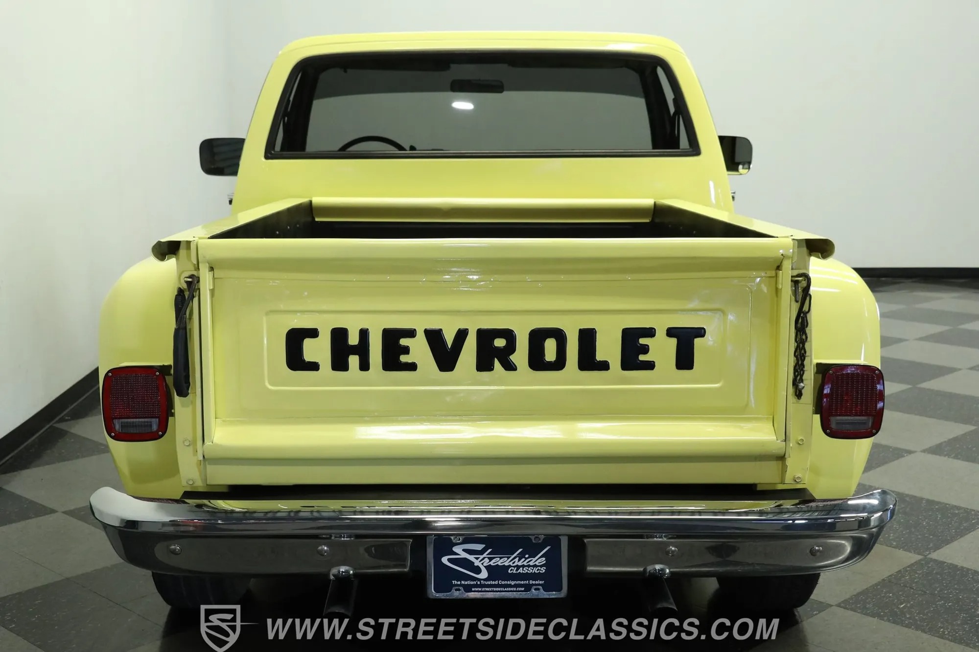 1987 Chevrolet C10 Custom Deluxe Stepside - 5