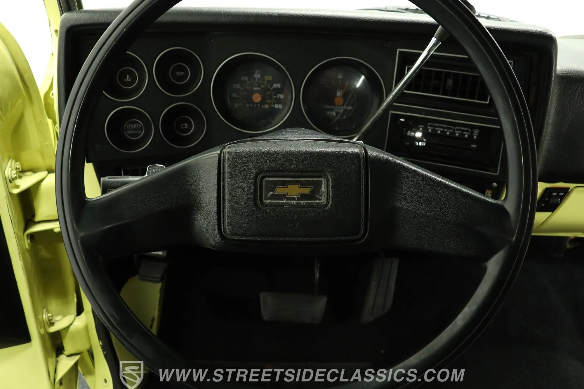 1987 Chevrolet C10 Custom Deluxe Stepside