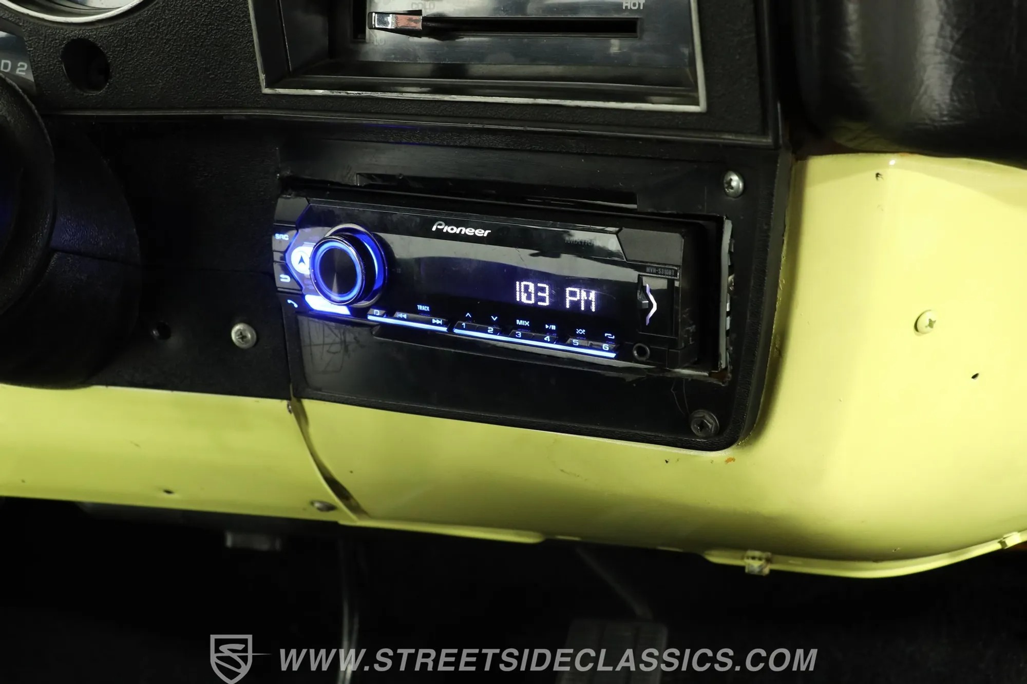 1987 Chevrolet C10 Custom Deluxe Stepside