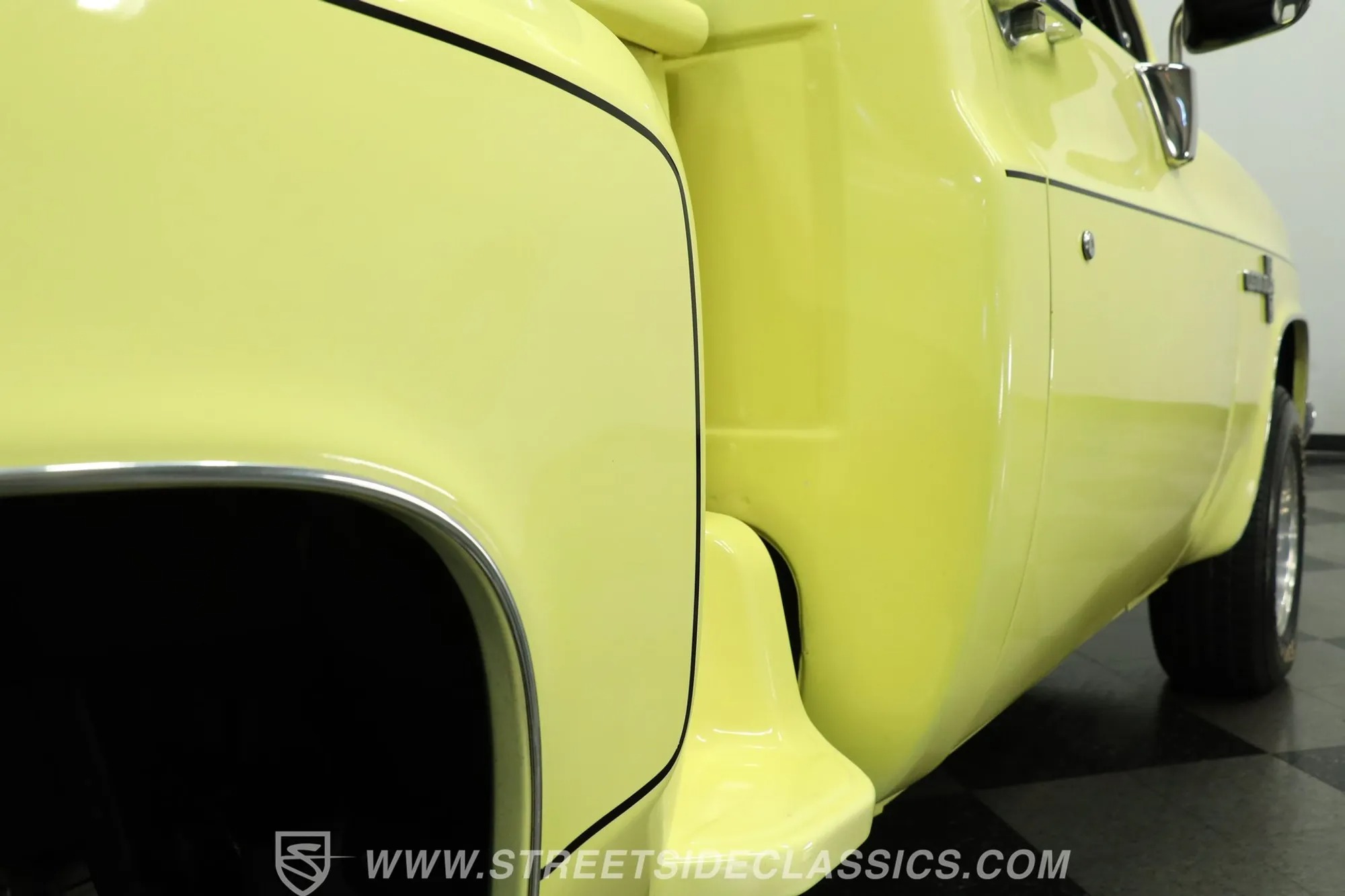 1987 Chevrolet C10 Custom Deluxe Stepside