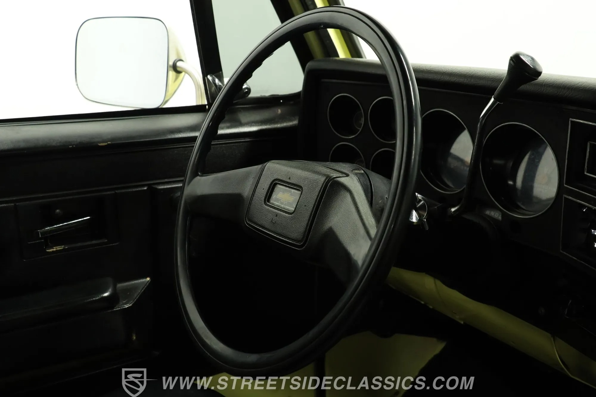 1987 Chevrolet C10 Custom Deluxe Stepside