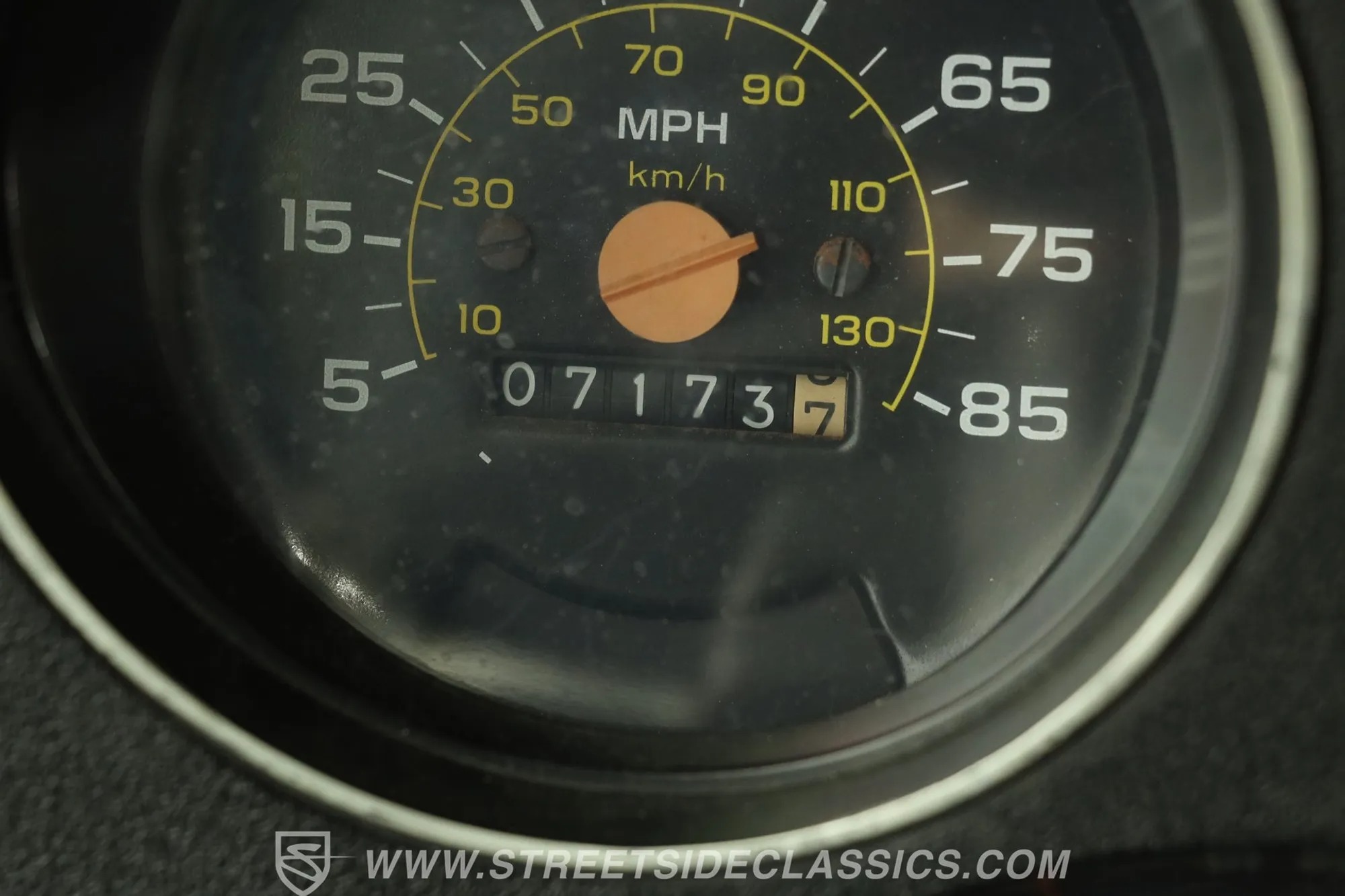 1987 Chevrolet C10 Custom Deluxe Stepside