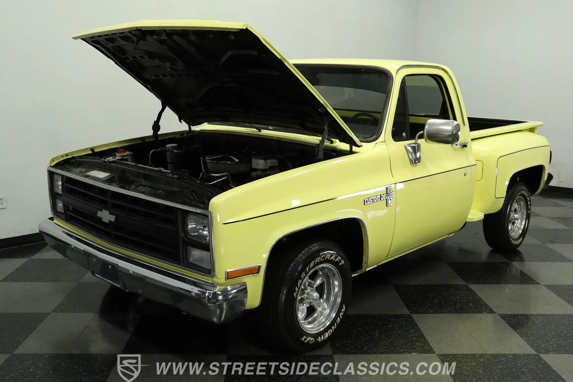 1987 Chevrolet C10 Custom Deluxe Stepside