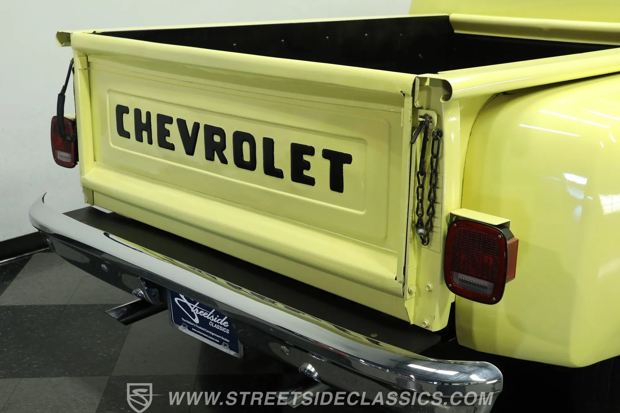 1987 Chevrolet C10 Custom Deluxe Stepside