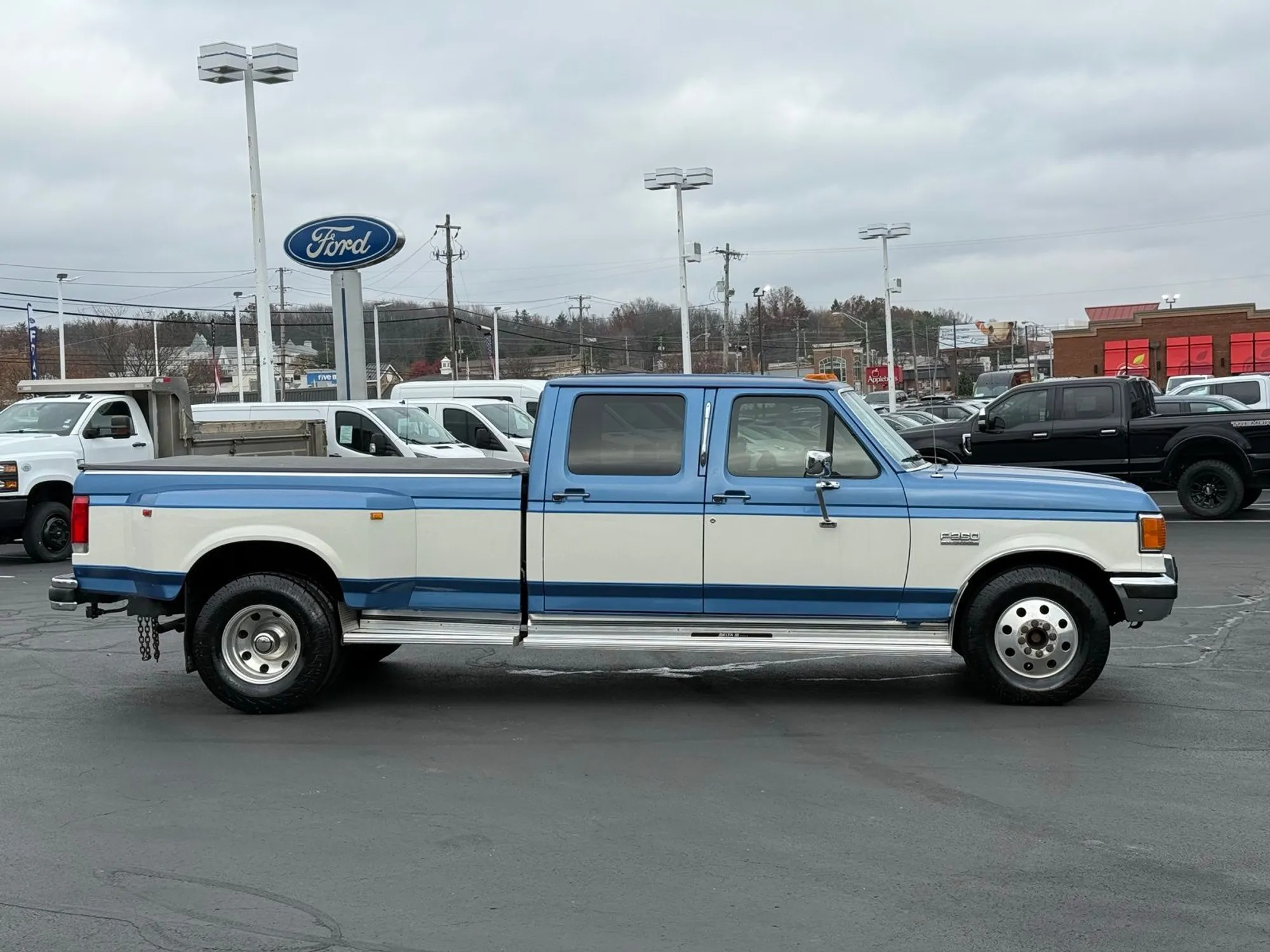 1990 Ford F-350 XLT Lariat - 2