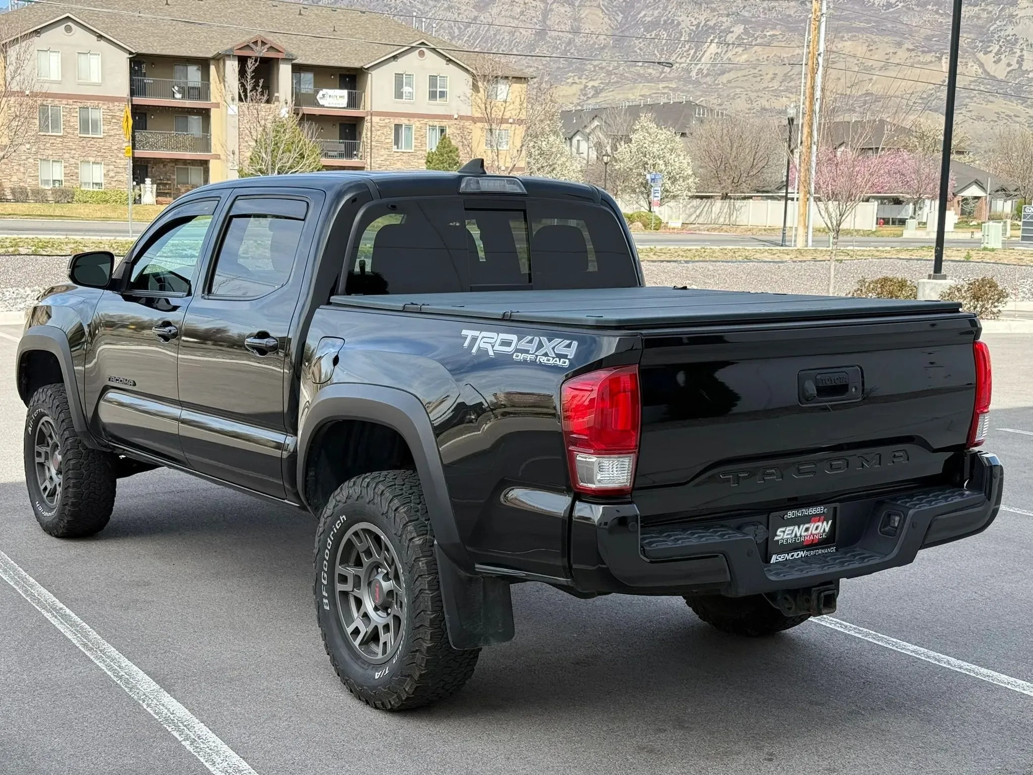 2017 Toyota Tacoma TRD Off-Road - 5