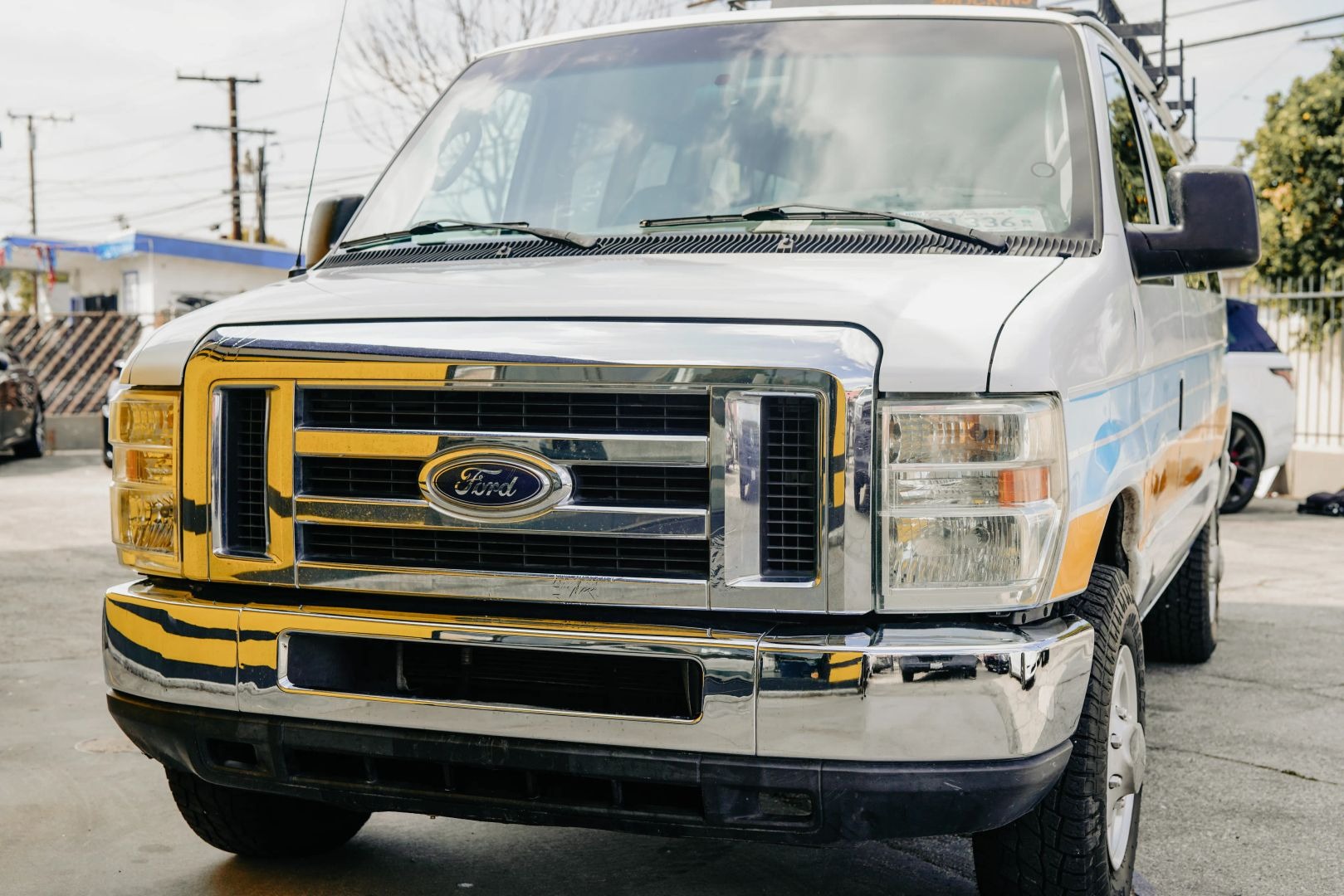 2008 Ford E-350 Super Duty - 5