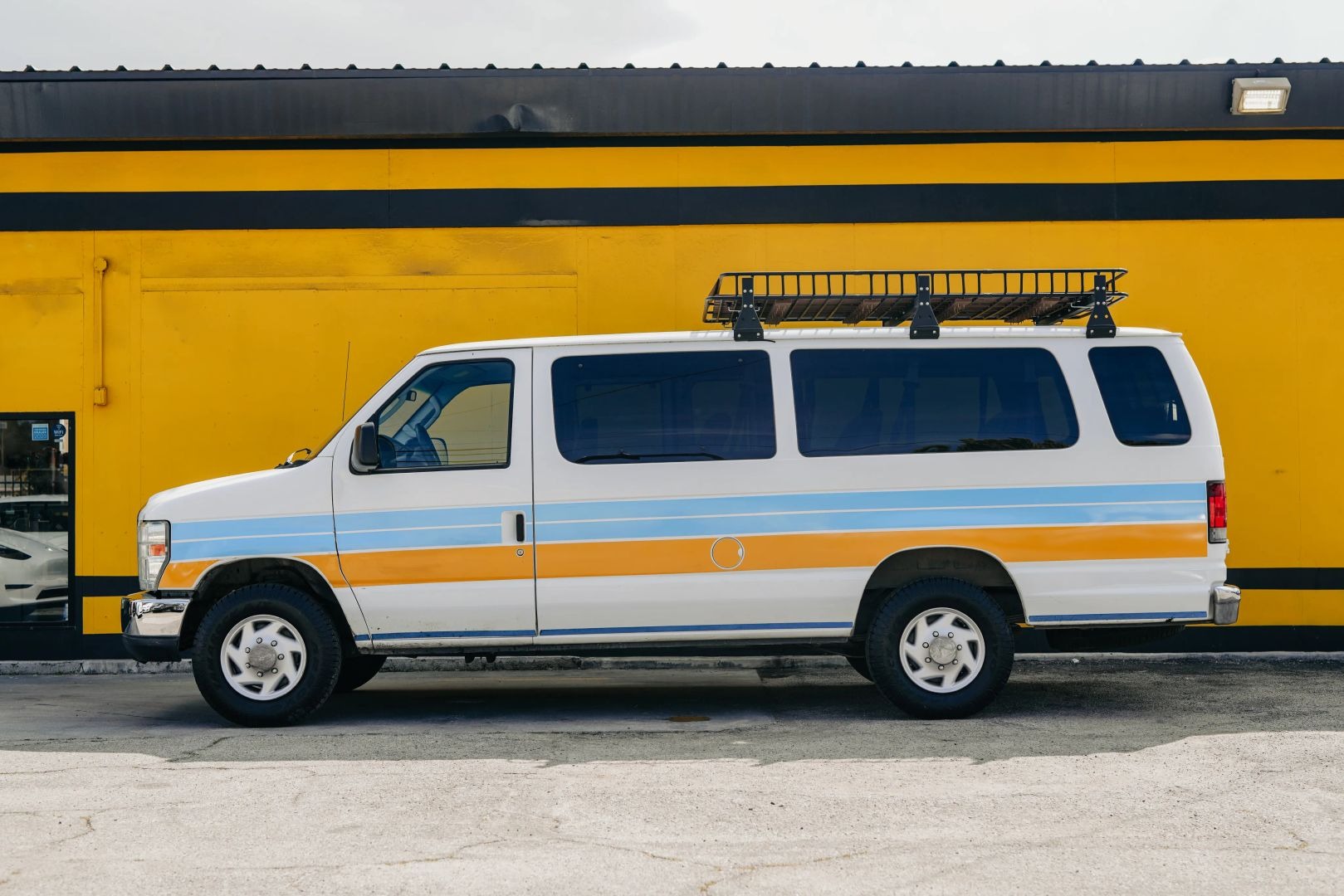 2008 Ford E-350 Super Duty - 2