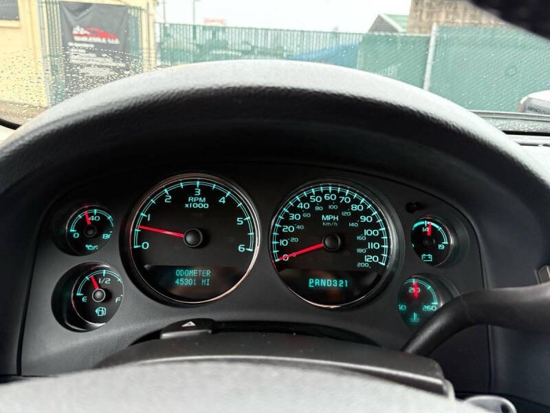 45k-Mile 2007 Chevrolet Suburban LS 2500