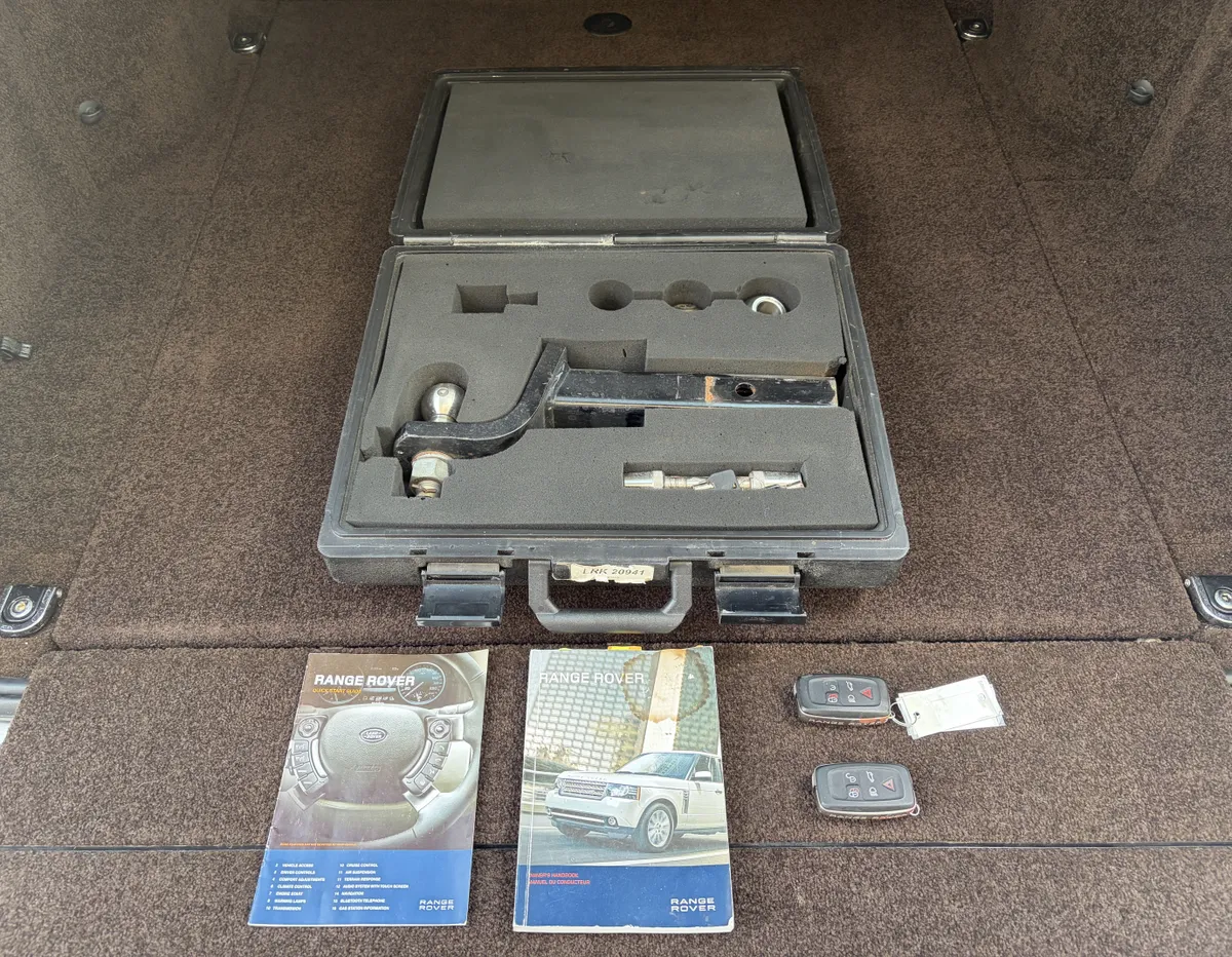 2011 Range Rover HSE Luxury