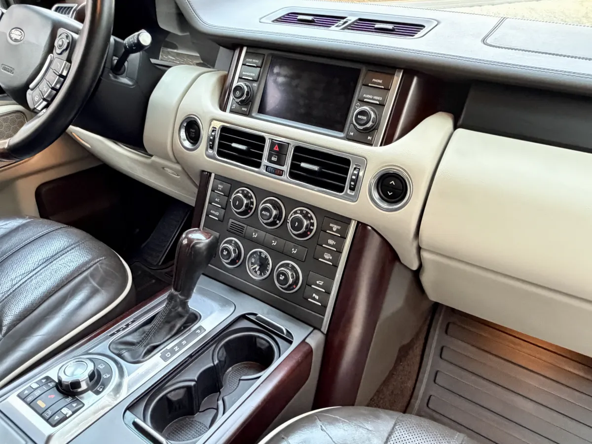 2011 Range Rover HSE Luxury