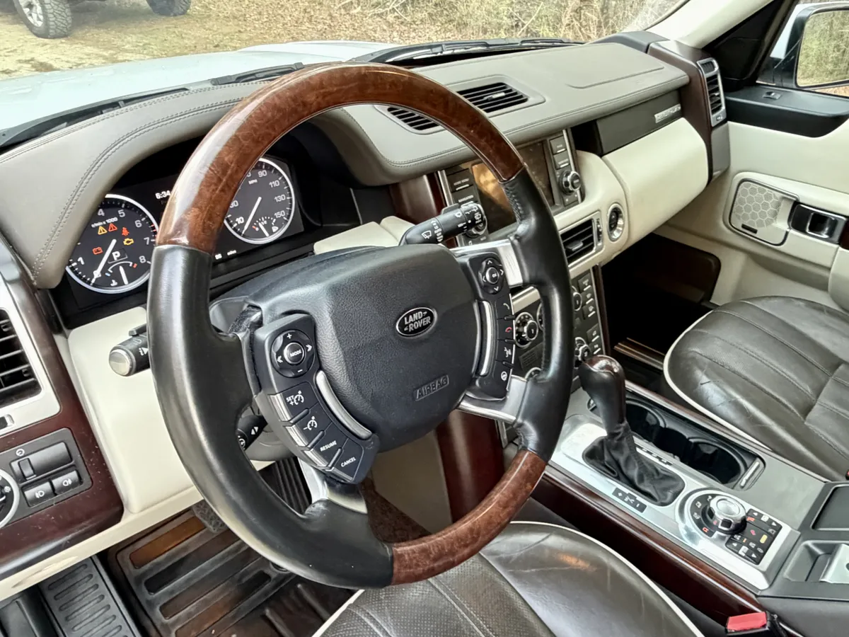 2011 Range Rover HSE Luxury