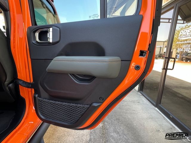 2025 Jeep Gladiator Mojave X