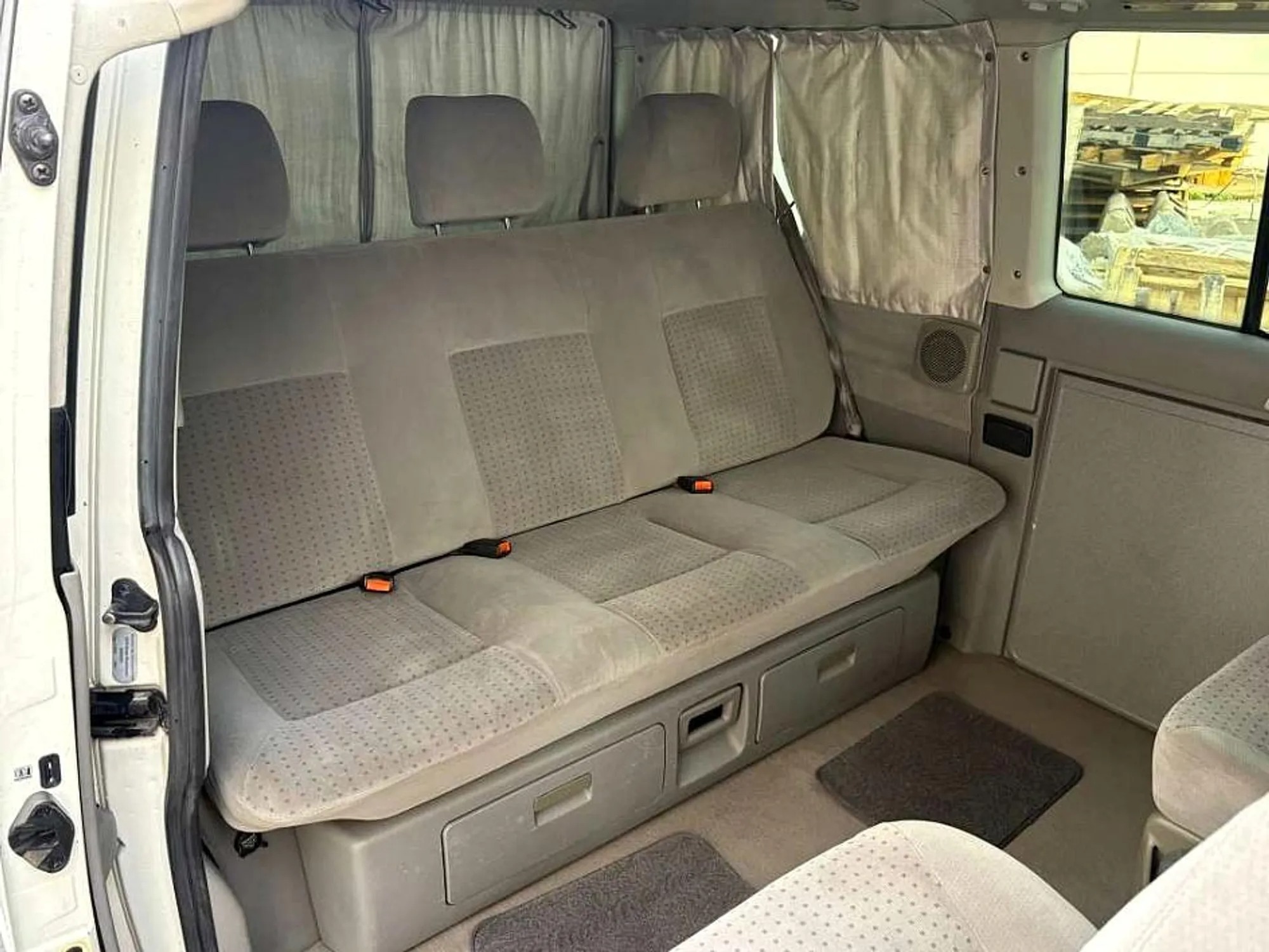 2002 Volkswagen EuroVan Weekender