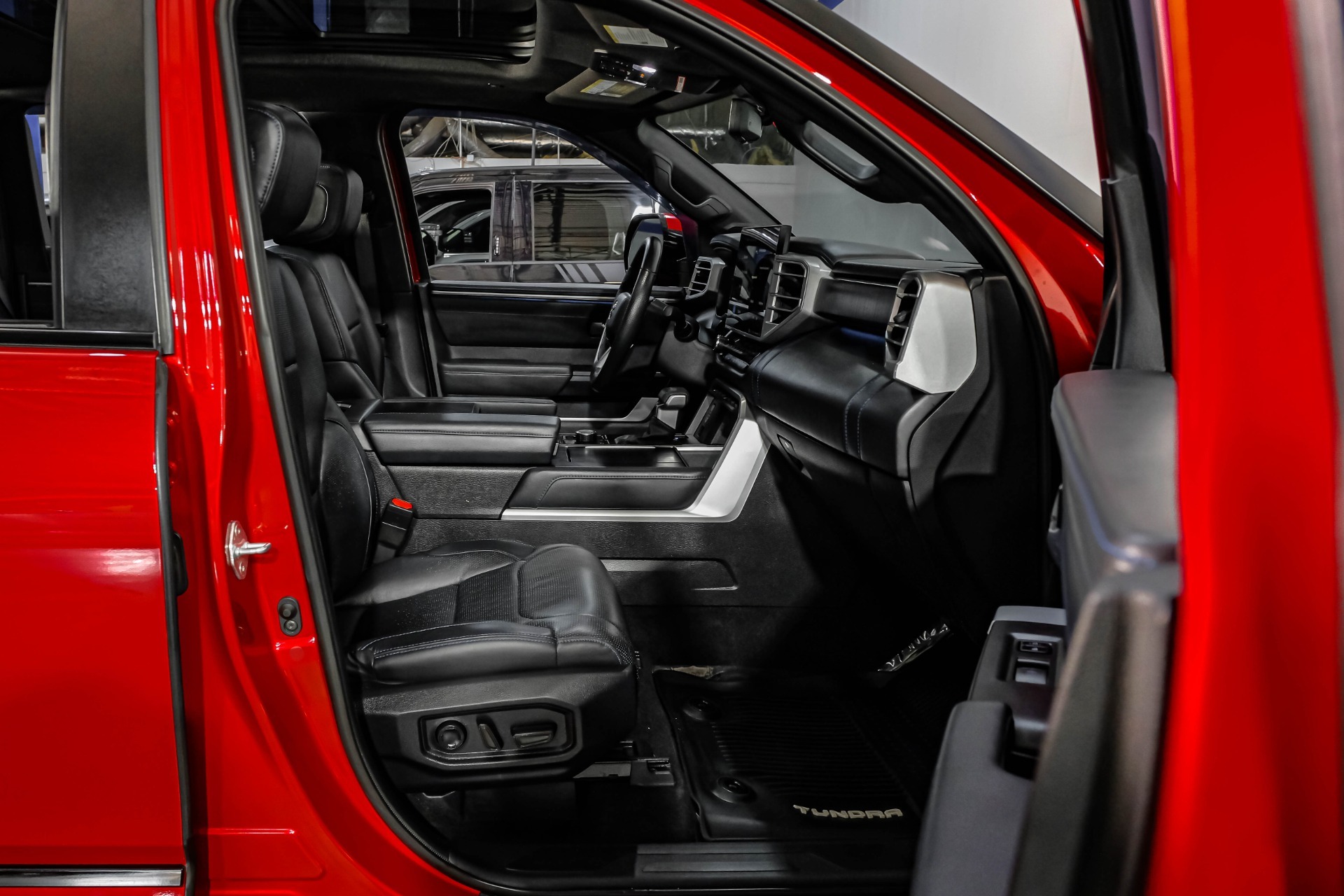 2024 Toyota Tundra Platinum HV