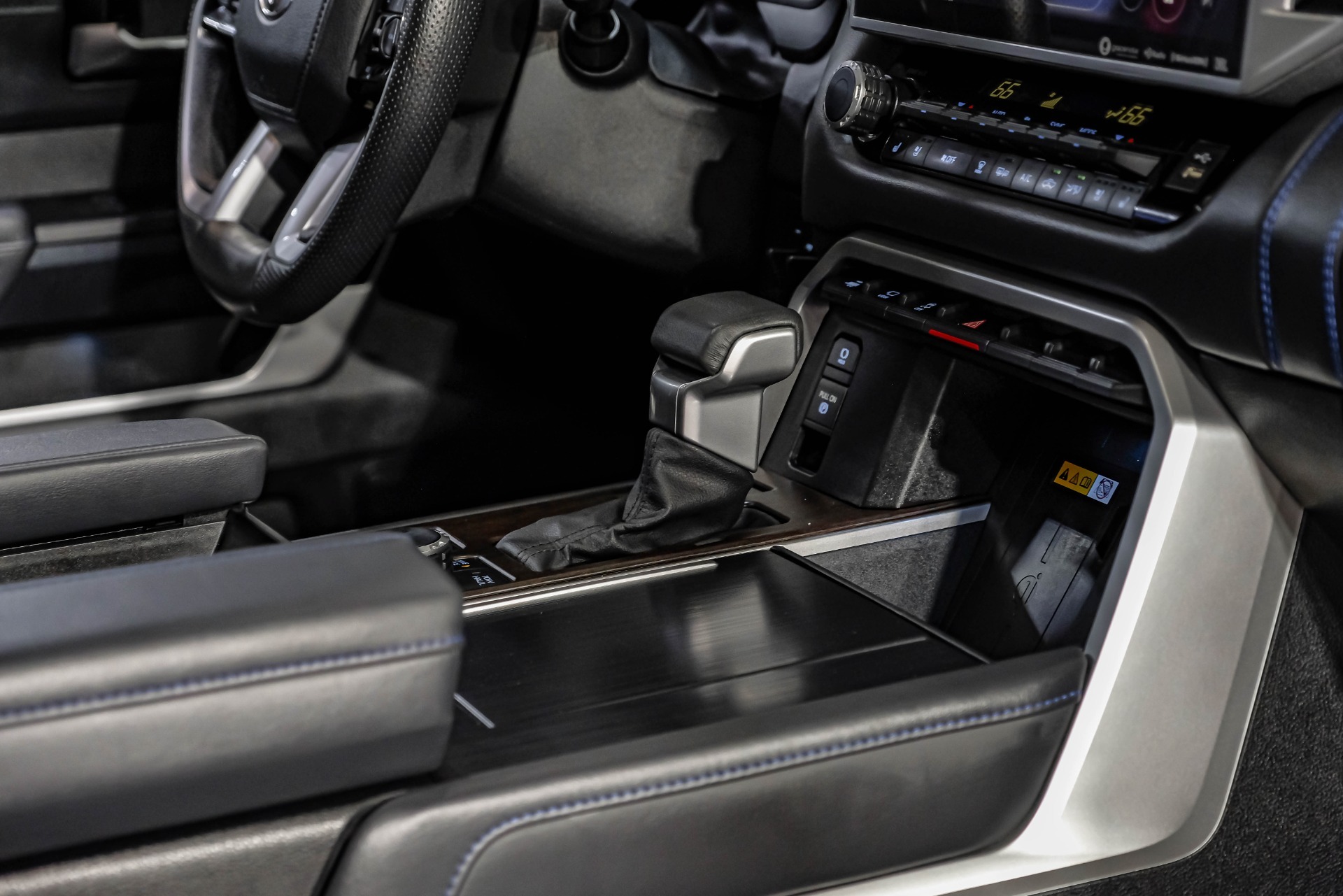 2024 Toyota Tundra Platinum HV