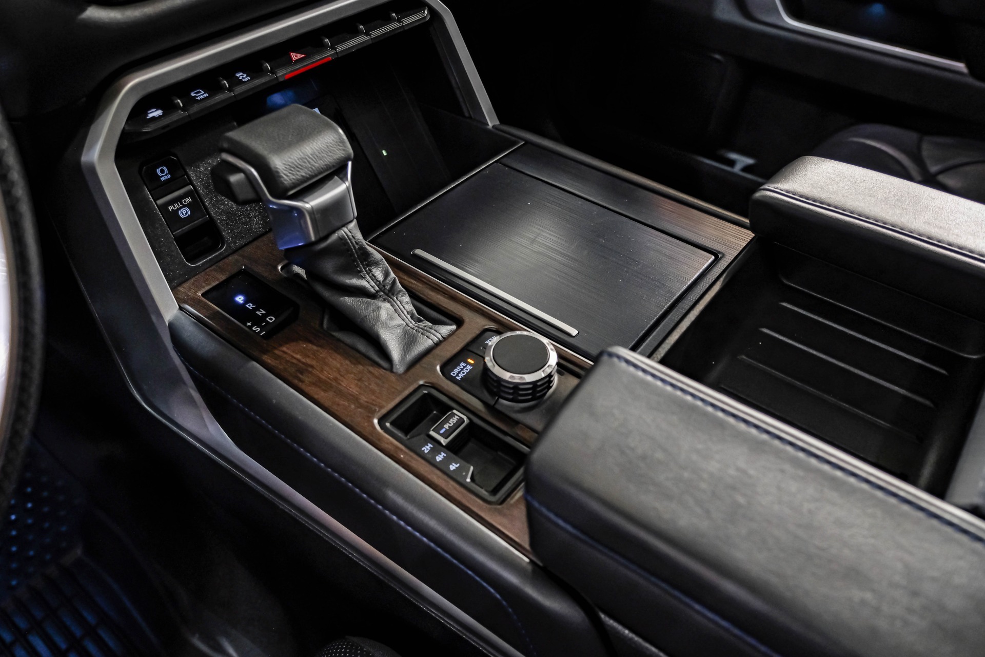 2024 Toyota Tundra Platinum HV