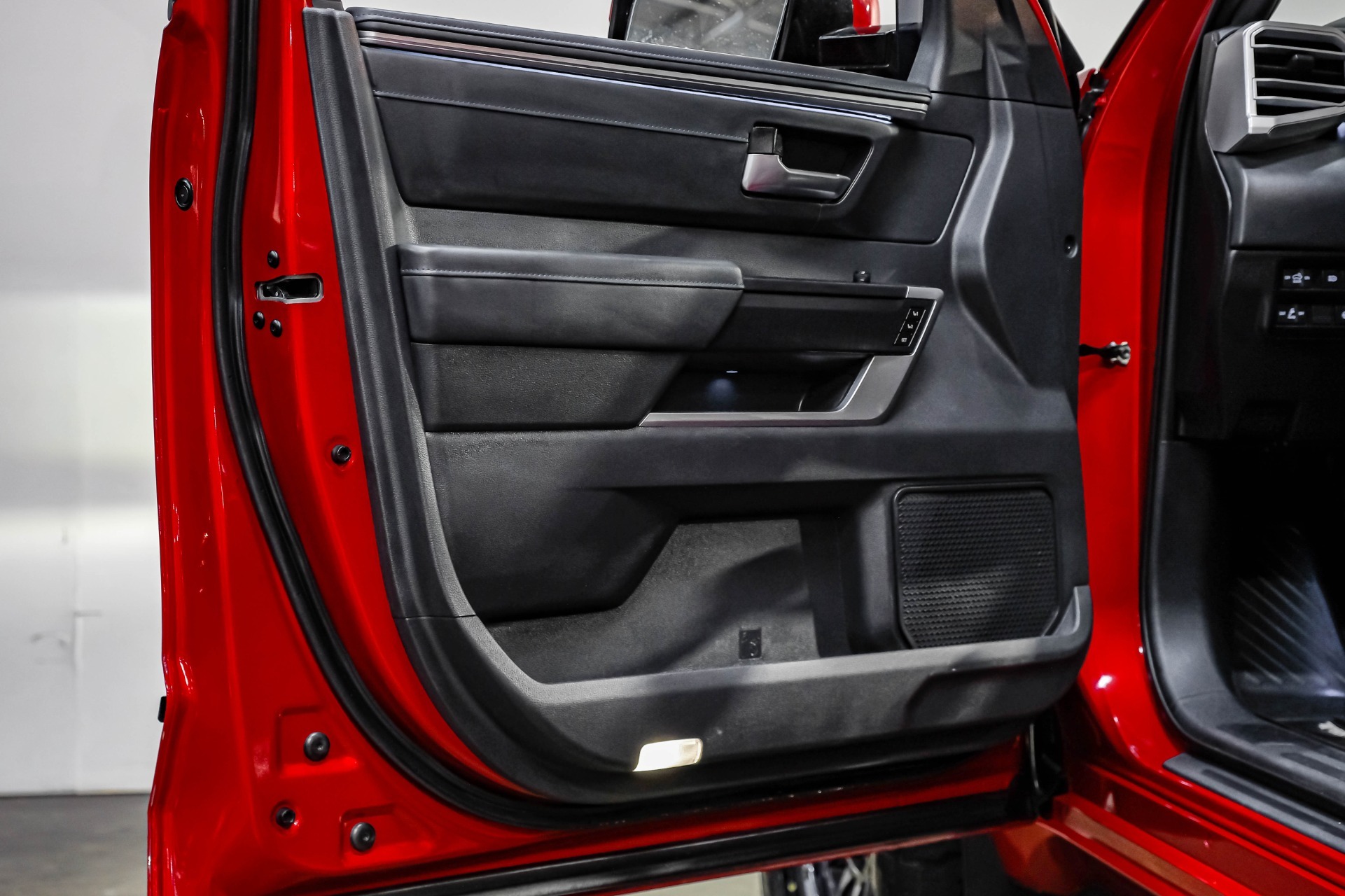 2024 Toyota Tundra Platinum HV