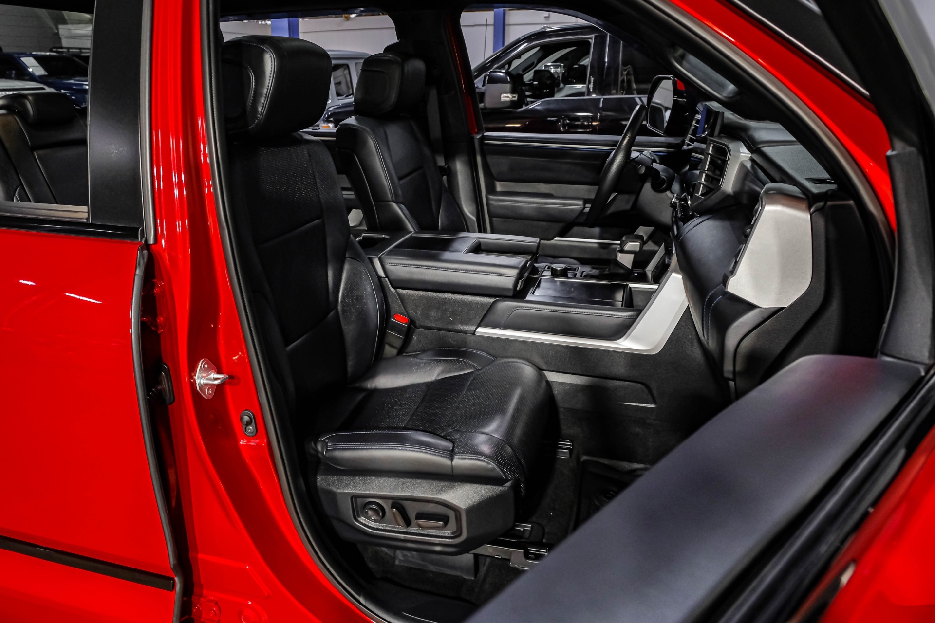 2024 Toyota Tundra Platinum HV