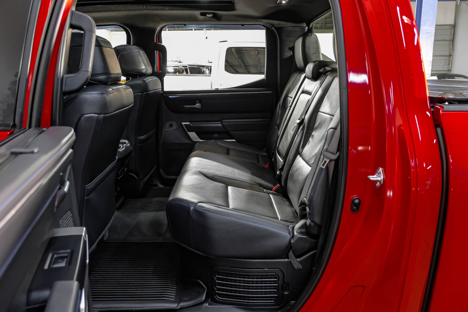 2024 Toyota Tundra Platinum HV