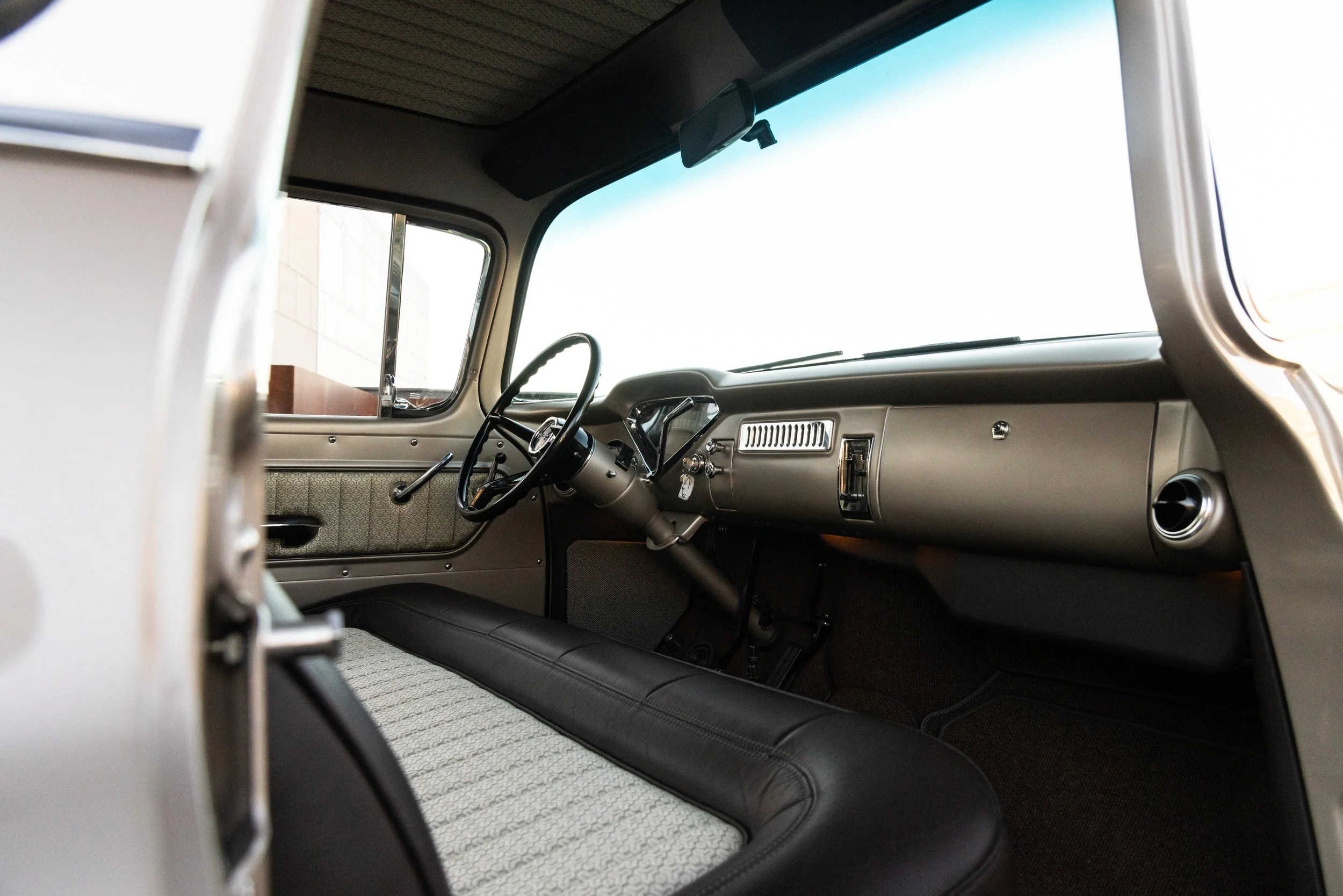 1959 Delmo Chevrolet Apache Overlander