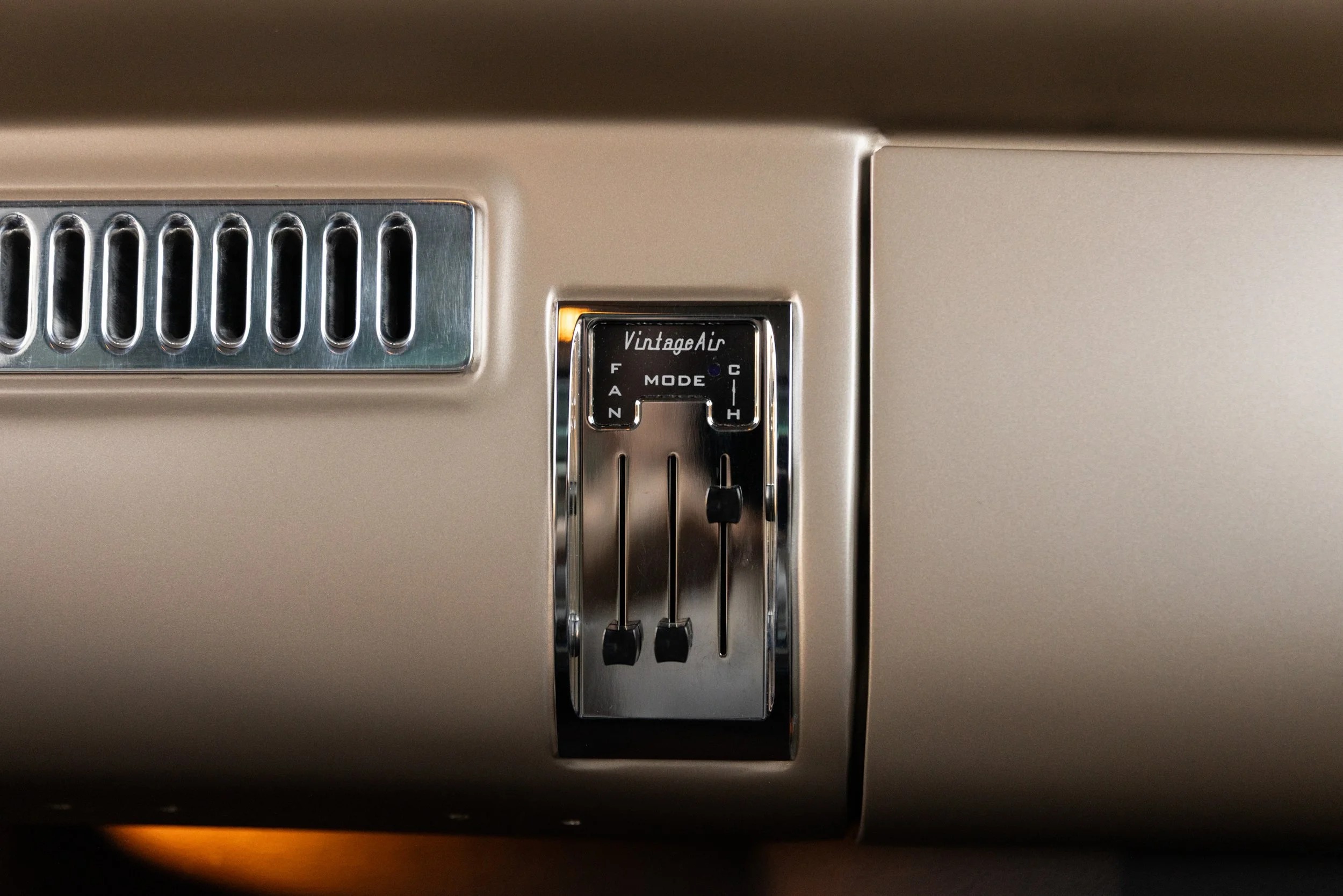 1959 Delmo Chevrolet Apache Overlander