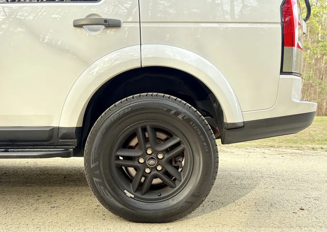 22k-Mile 2012 Land Rover LR4