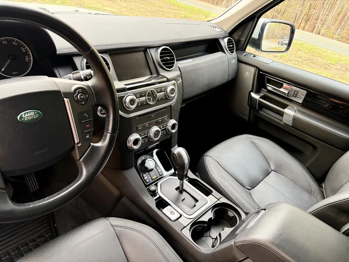 22k-Mile 2012 Land Rover LR4