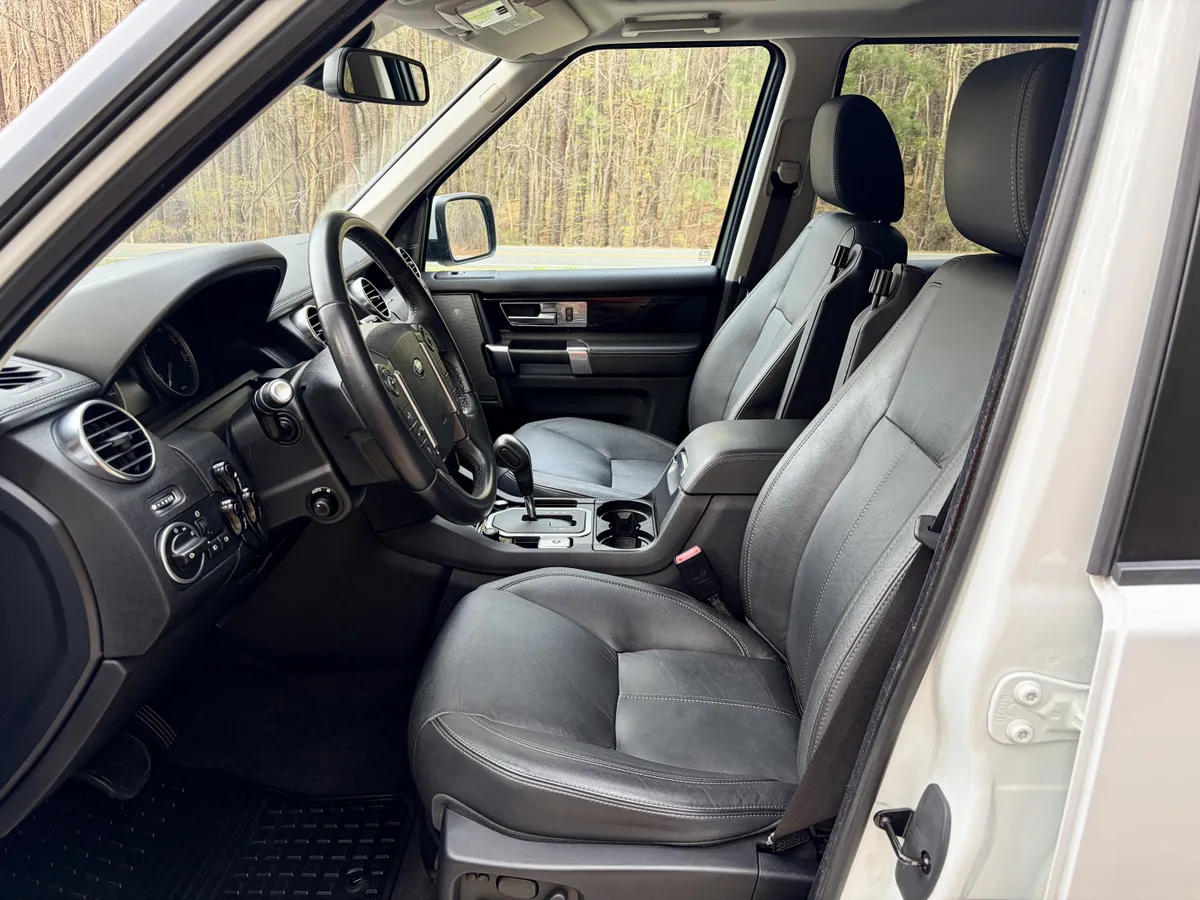 22k-Mile 2012 Land Rover LR4