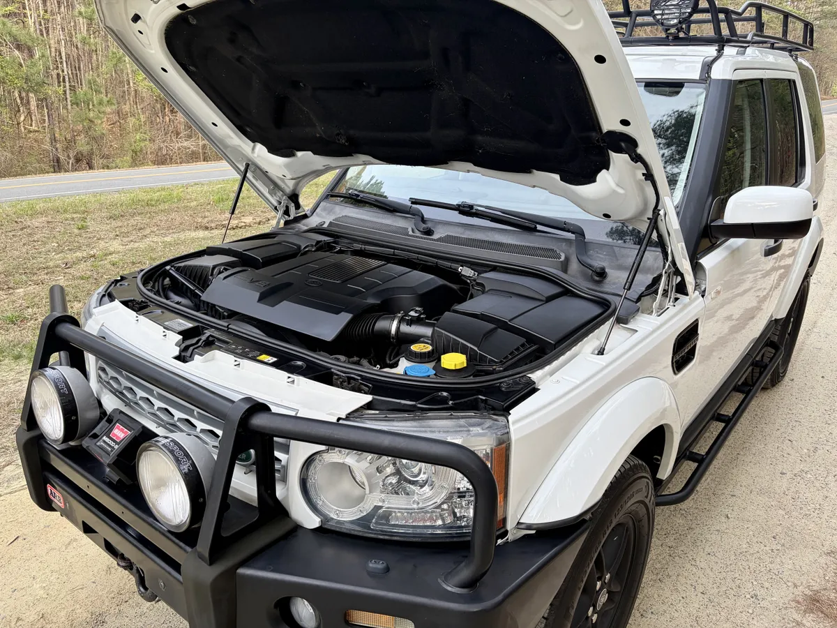 22k-Mile 2012 Land Rover LR4