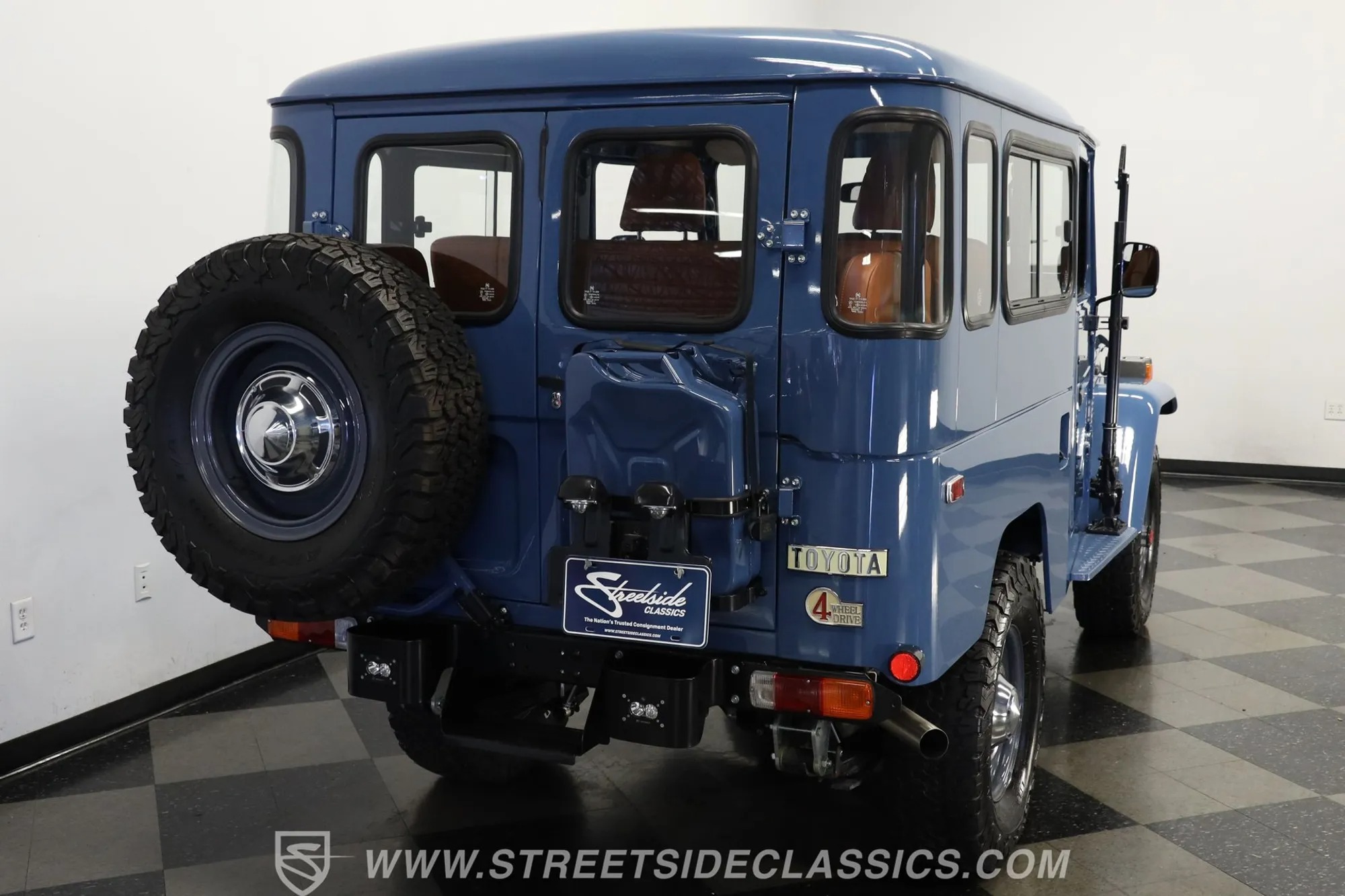 1980 Toyota Land Cruiser FJ43 - 4